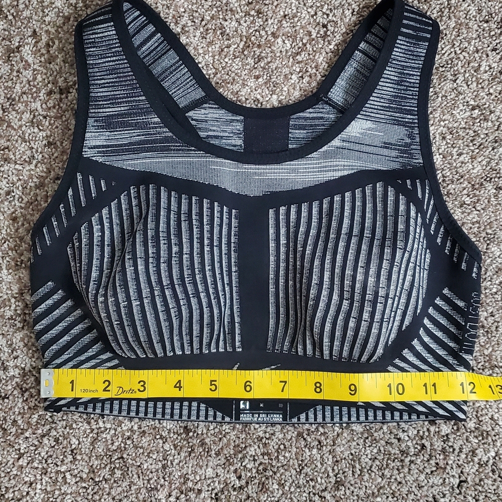 Nike Flyknit Sports Bra Women's Size M – Black AJ4047-014 - Picture 6 of 6